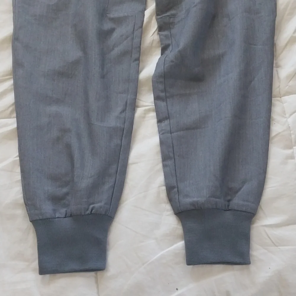 Figs Scrubs Tansen Jogger Graphite Gray Medium Men's nwt